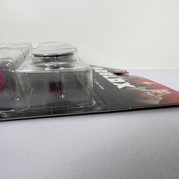 Roblox Avatar Shop Candy Avatar Toy Set Figure w/ Code! New & Sealed! - Picture 12 of 16